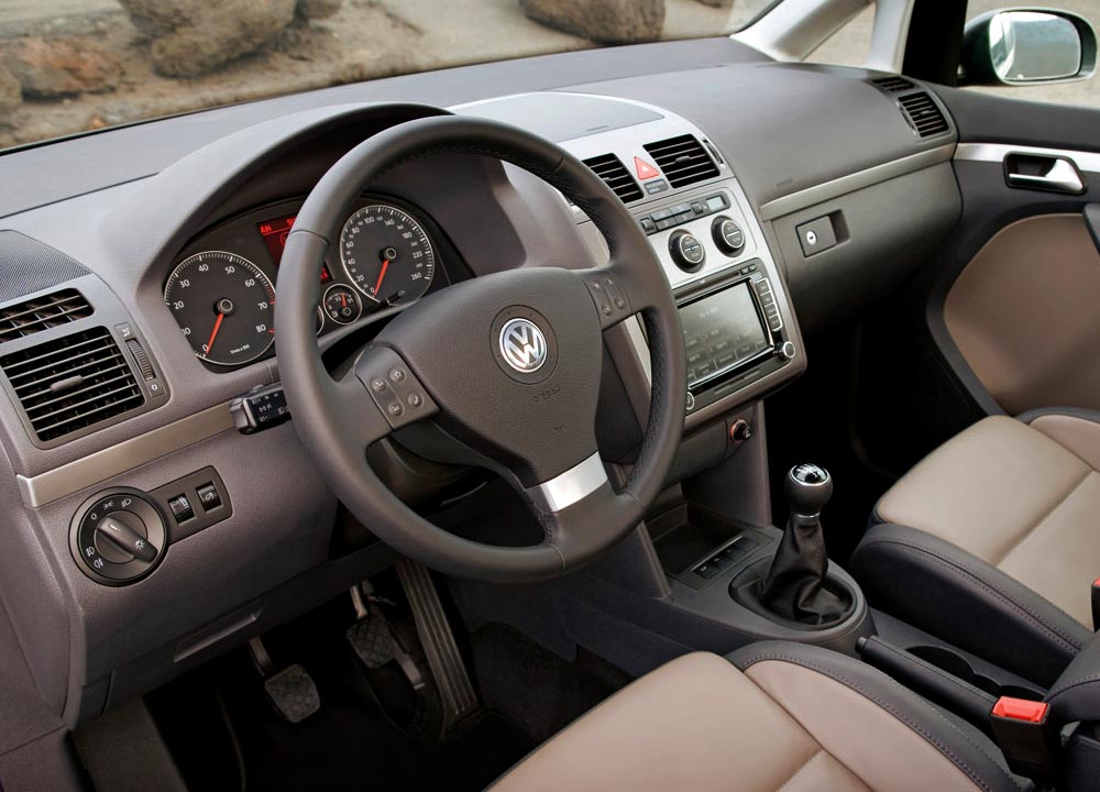 https://www.wandaloo.com/files/Voiture-Neuve/volkswagen/Touran-08.jpg