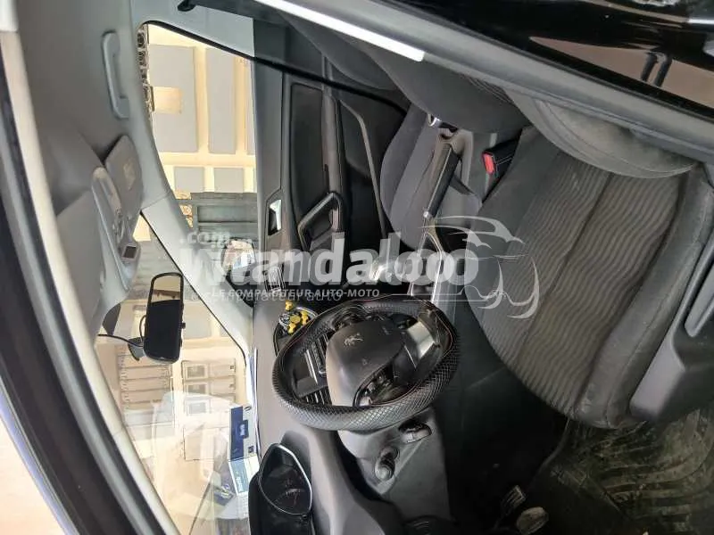 https://www.wandaloo.com/files/Voiture-Occasion/2026/08/peugeot-308-44816-65dd.webp