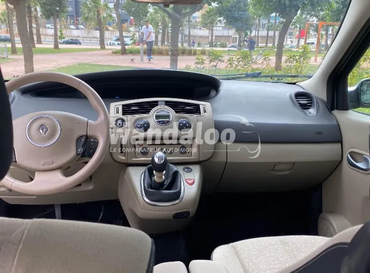 https://www.wandaloo.com/files/Voiture-Occasion/2026/09/renault-scenic-44909-a273.webp