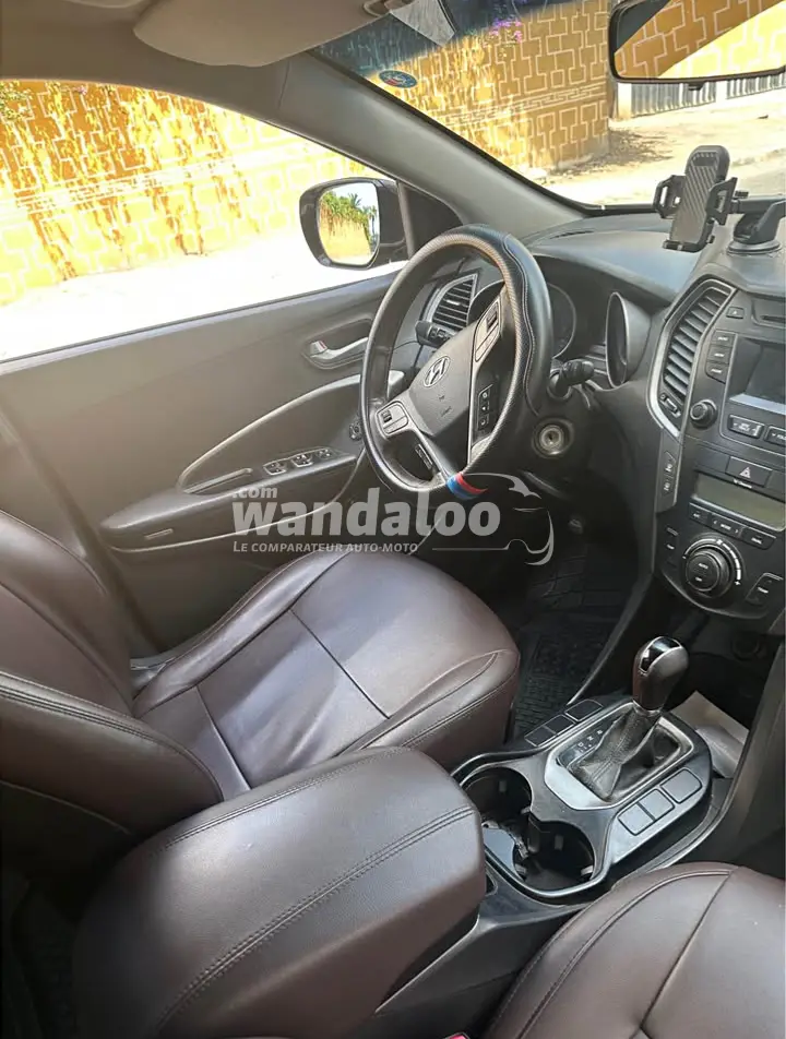 https://www.wandaloo.com/files/Voiture-Occasion/2026/10/hyundai-santa-fe-45062-4c09.webp