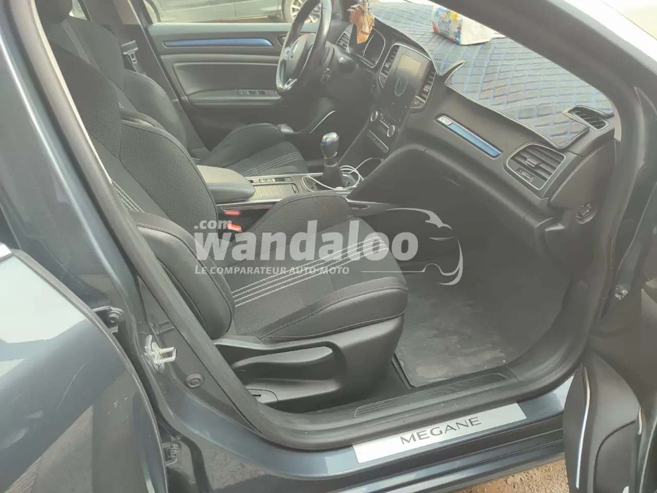 https://www.wandaloo.com/files/Voiture-Occasion/2026/10/renault-megane-coupe-44956-0a33.webp